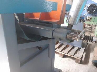 Električne polirke: Šmirgl mašina 1603 🛠️ Marka: Europa 🏷️ Širina valjaka: 200 mm 📏 — 9