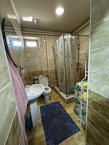 Продажа коттеджей и домов: Продаётся 3-комнатный дом в районе Арча-Бешик (ул. Чортекова, рядом с — 8