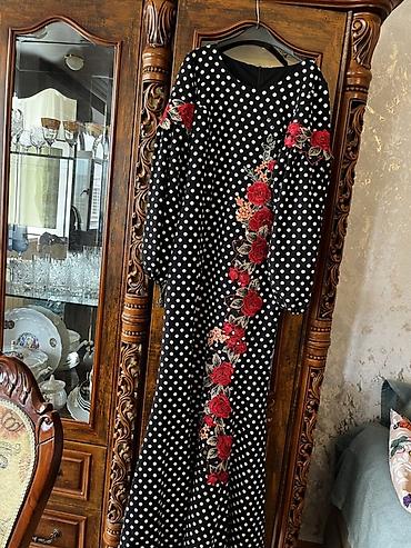 Qara-ağ xallı uzun don - Dizayn: Qara fon üzərində ağ xallı naxış, ön lalafo.az -da Qara-ağ xallı uzun don - Dizayn: Qara fon üzərində ağ xallı naxış, ön