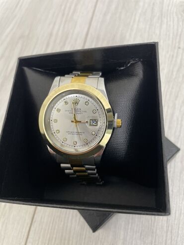 серебристая: Часы наручные в подарочной коробке. Варианты исполнения (видны на