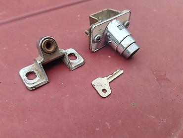 Auto delovi: Brava gepek vrata Lada 2121 Niva 1.6, Lada 2104 Karavan br.2. Polovno — 2