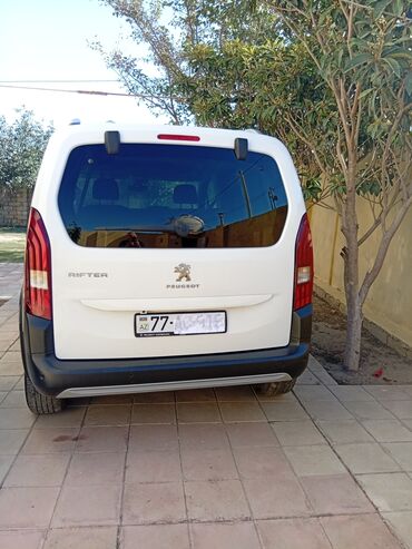 Peugeot: Peugeot : 1.5 l | 2023 il 55000 km Van/Minivan — 5