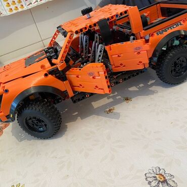 настольный стол: Конструктор LEGO Technic — пикап Ford F-150 Raptor (оранжевый). - at lalafo.kg настольный стол: Конструктор LEGO Technic — пикап Ford F-150 Raptor (оранжевый). -