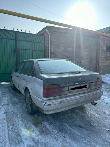 Mazda: Mazda 626: 1985 г., 2 л, Механика, Бензин, Седан