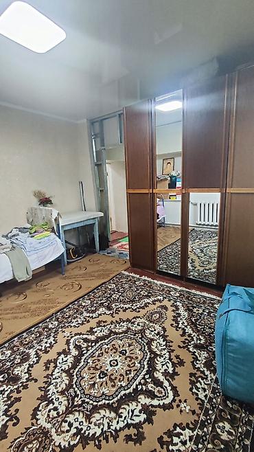 Продажа коттеджей и домов: Продаётся 3,5 СОТКИ, угловой дом в центре Каракол. Сугубо под бизнес — 13