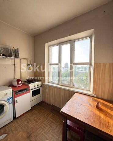 срочная продажа квартир в бишкеке без посредников: 1 бөлмө, 35 кв. м, 3 кабат