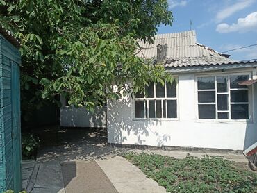 продам дом недорого: Үйдүн жарымы, 40 кв. м, 2 бөлмө, Менчик ээси, Дизайнердик оңдоо