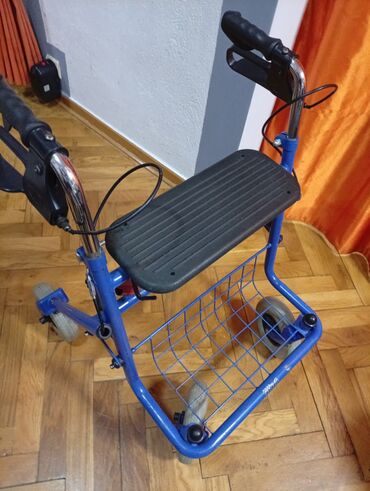 Hodalice, štake, štapovi za hodanje, kolica za hodanje: Hodalica/rolator sa četiri točka i sedištem SKLAPAJUĆA - Stabilan — 1