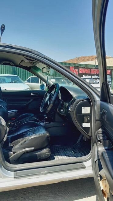 продам срочно машину: Volkswagen Golf: 2001 г., 1.8 л, Автоматтык, Бензин, Хетчбек