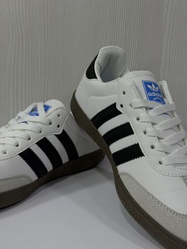 утепленные мужские ботинки: Məhsul: Adidas Samba idman ayaqqabısı Xüsusiyyətlər: - Klassik