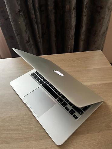 macbook m4 air: İşlənmiş Apple MacBook, 13.3 ", Intel Core i5, 256 GB, Ünvandan götürmə — 4