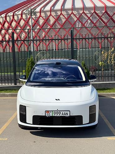 Lixiang: Lixiang i8: 2026 г., 2 л, Автомат, Гибрид, Внедорожник — 1