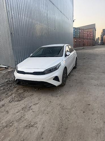 салон б4: Kia Cerato: 2021 г., 1.6 л, Вариатор, Бензин, Седан — 1