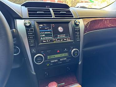 магнитола в авто: Toyota Camry: 2012 г., 2.5 л, Автомат, Бензин — 2