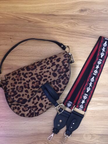 сумка для косметика: Сумка седло леопард, длинный ремень в комплекте. Хорошая вместимость