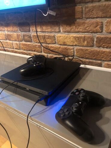 playstation klub avadanlıq: Playstation 4 slim model 2pult 1TB yaddaş turkiyə hesabi ilə verilir