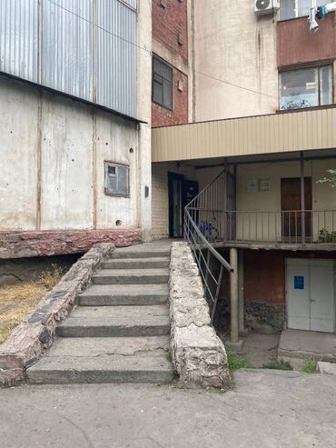арендовать квартиру для офиса: 1 бөлмө, 18 кв. м, Жатакана жана мейманкана түрүндө, 4 кабат, Косметикалык ремонт