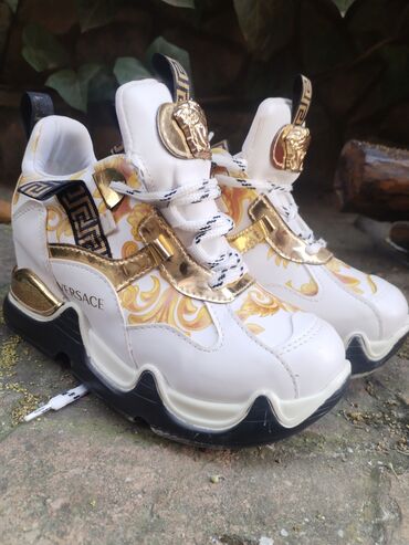 Women's Sneakers and athletic shoes: 37 — 2