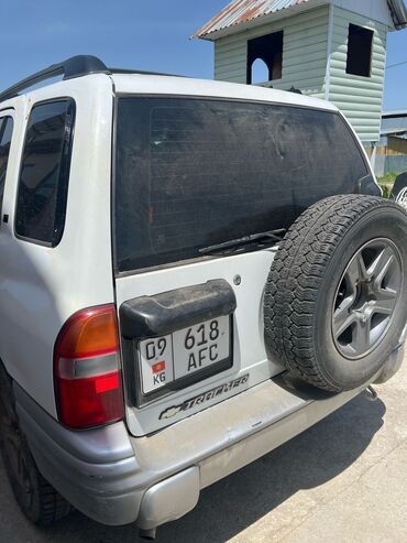 мотор хюндай: Suzuki Grand Vitara: 2002 г., 2.5 л, Автомат, Бензин, Внедорожник