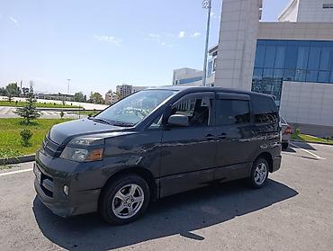 машины китайские: Toyota Voxy: 2004 г., 2 л, Вариатор, Бензин, Минивэн — 7