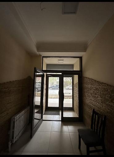 Аренда офисов: Аренда офисов, 30 м², В жилом комплексе, С оборудованием, С отдельным входом, С системой безопасности — 14