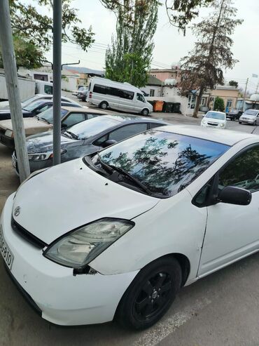 012 masin: Toyota Prius: 1.5 l | 2007 il Hetçbek