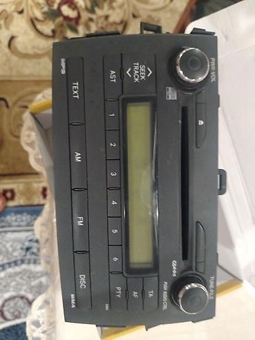 Toyota orijinal zavod maqnitofonu (head unit) Xüsusiyyətlər: - AM/FM