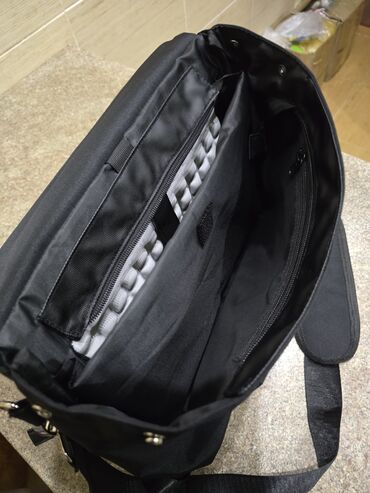 Чехлы и сумки для ноутбуков: Сумка-мессенджер Lockwood, для макбуков и ноутбуков, черная - Формат — 8