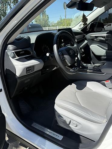 меняю на тягач: Toyota Highlander: 2020 г., 2.5 л, Автомат, Гибрид, Кроссовер — 8