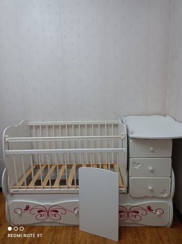 детская кроватка и комод: Кровать-трансформер, Для девочки, Б/у