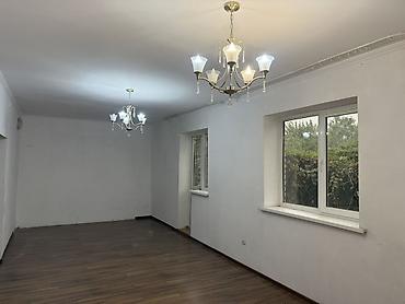 частный дом без хозяина: 🏡 Сдаётся просторный двухэтажный частный дом 📐 Дом — 180 м² 🌿 Участок — 3