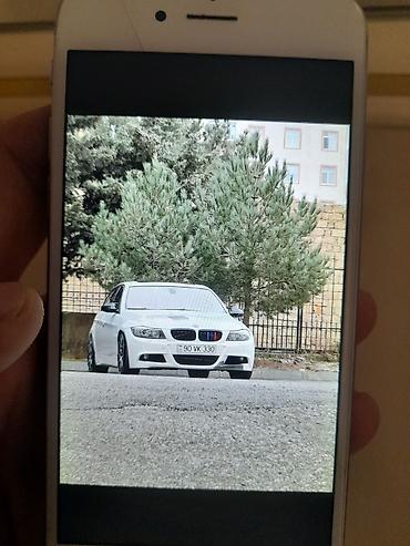 e90 aksesuar: BMW 3 Series E90 sedan – ağ rəng, sport paketli görünüş. Əsas — 4