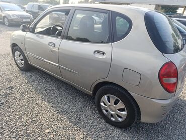 Daihatsu: Daihatsu Sirion: 2003 г., 1 л, Механика, Бензин, Хэтчбэк — 6