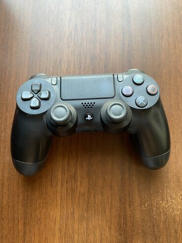 plesdesin: PlayStation 4 joystick