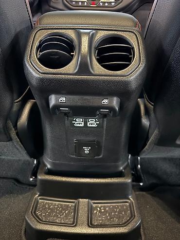 Jeep: Jeep Wrangler: 2020 г., 2 л, Автомат, Бензин, Внедорожник — 38