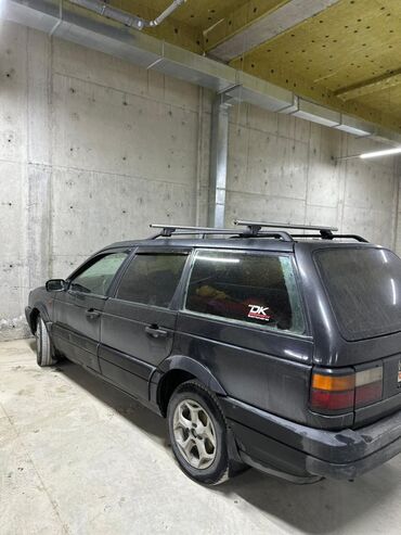 Volkswagen: Volkswagen Passat: 1991 г., 1.8 л, Механика, Бензин, Универсал