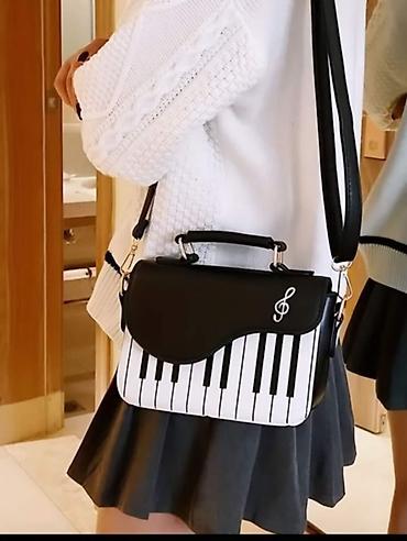Çantalar: Sumka tezedi baglamada. Piano şeklinde. 35 manata alinib. 2 eded — 3