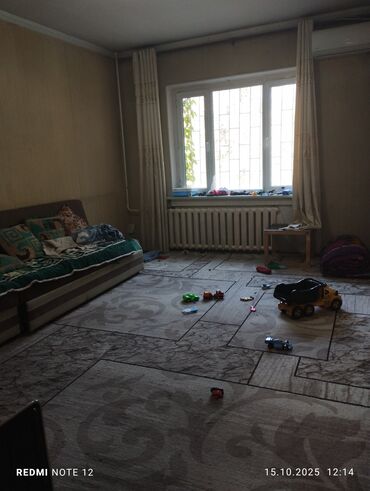 квартира в районе кызыл аскер: 2 комнаты, 44 м², 105 серия, 2 этаж, Старый ремонт