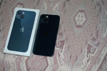 Apple iPhone: IPhone 13, Новый, 128 ГБ, Midnight, Зарядное устройство, Защитное стекло, Чехол, 90 %
