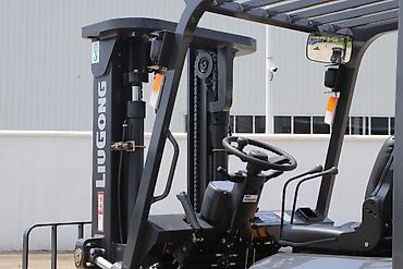 Погрузчики: Погрузчик, LiuGong, 2024 г., Колесный, Вилочный — 7