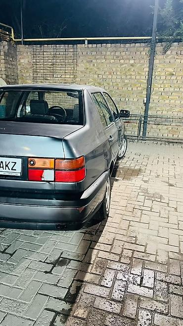 passat variant: Volkswagen Vento: 1994 г., 1.8 л, Механика, Бензин, Седан — 4