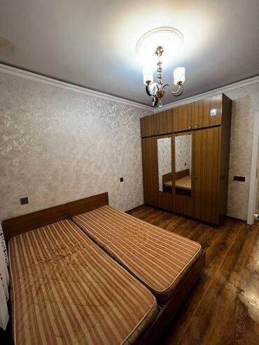 Uzunmüddətli kirayə mənzillər: Xalqlar metrosuna 300 metr mesafədə,9 mərtəbənin,9-cu mərtəbəsində, 2 — 4