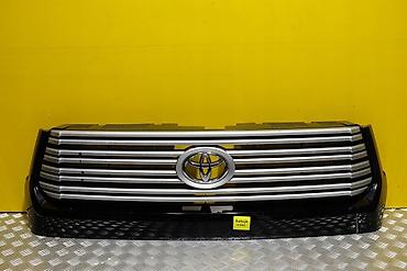 платинум: Решетка радиатора Toyota 2017 г., Б/у, Оригинал — 3
