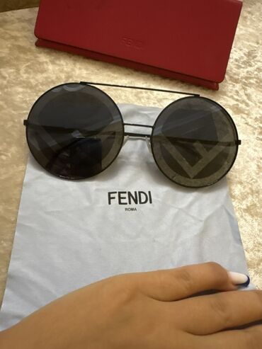 Eynəklər: Gün eynəyi, Fendi