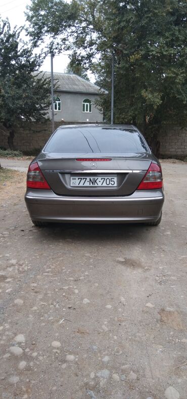 Mercedes-Benz: Mercedes-Benz E 220: 2.2 l | 2008 il Sedan — 8