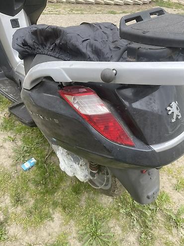 invalidski skuter: Peugeot Satelis skuter – crna boja, veliki gradski maxiskuter. - — 4