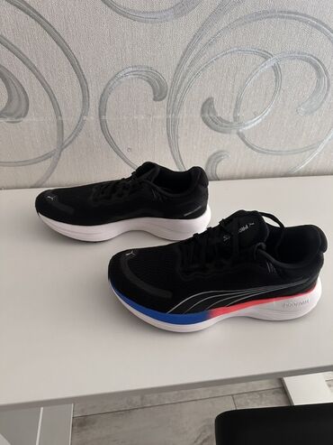 замшевые женские кеды: Кроссовки Puma оригинал Как новые ( надевались несколько раз) Размер