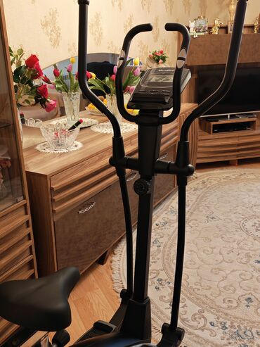 Elliptik trenajorlar: Elliptik trenajor – evdə kardio və ümumi bədən məşqləri üçün — 9