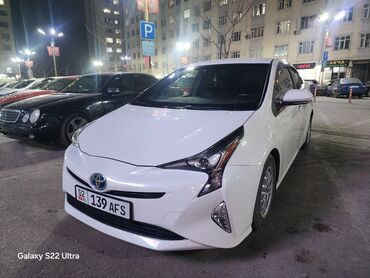 тайота 4ranner: Toyota Prius: 2017 г., 1.8 л, Робот, Гибрид, Хэтчбэк