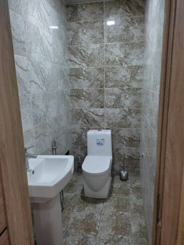 Uzunmüddətli kirayə mənzillər: 20 yanvar metrosuna yaxın 17 mertebeli binanın 8-ci mərtəbəsində — 10